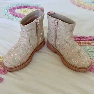 Cat & Jack Little girl size 11 zipper boots